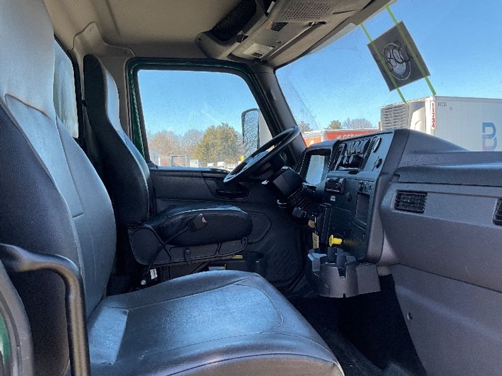 Medium Duty Box Truck-Light and Medium Duty Trucks-International-2020-MV607-Reading-PA-265,544\n\t\tmiles-$ 36,000 - Image 21