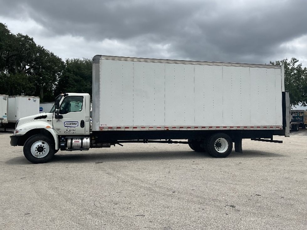 Medium Duty Box Truck-Light and Medium Duty Trucks-International-2020-MV607-Riviera Beach-FL-137,258\n\t\tmiles-$ 56,500 - Image 4