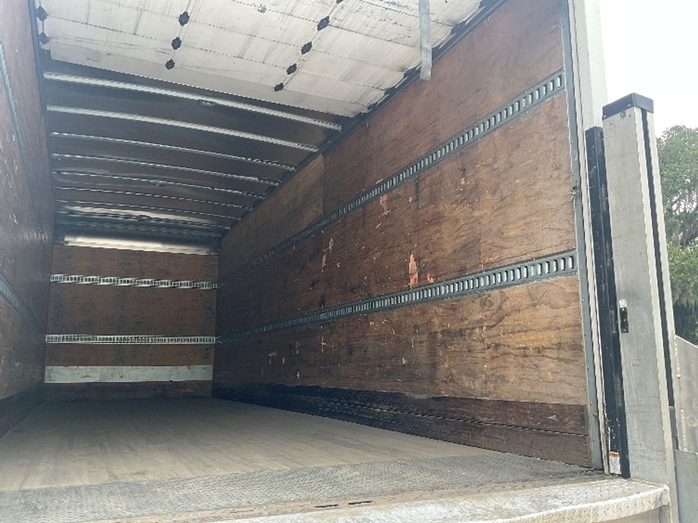 Medium Duty Box Truck-Light and Medium Duty Trucks-International-2020-MV607-Riviera Beach-FL-137,258\n\t\tmiles-$ 56,500 - Image 12