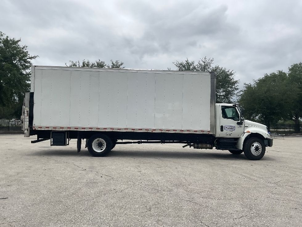 Medium Duty Box Truck-Light and Medium Duty Trucks-International-2020-MV607-Riviera Beach-FL-137,258\n\t\tmiles-$ 56,500 - Image 15