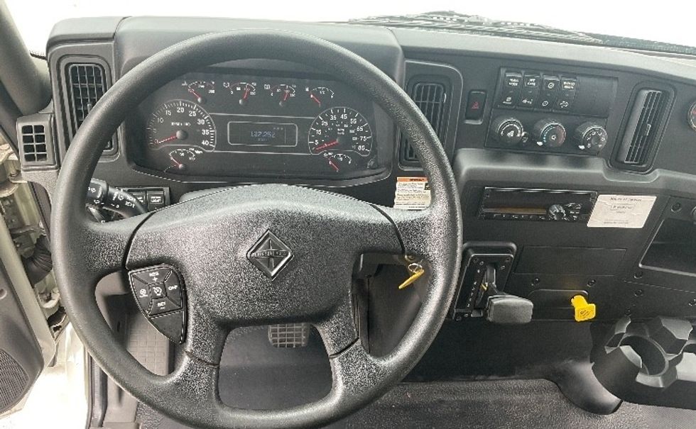 Medium Duty Box Truck-Light and Medium Duty Trucks-International-2020-MV607-Riviera Beach-FL-137,258\n\t\tmiles-$ 56,500 - Image 18