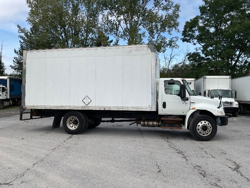 Medium Duty Box Truck-Light and Medium Duty Trucks-International-2020-MV607-Rochester-NY-125,311\n\t\tmiles-$ 47,500 - Image 15