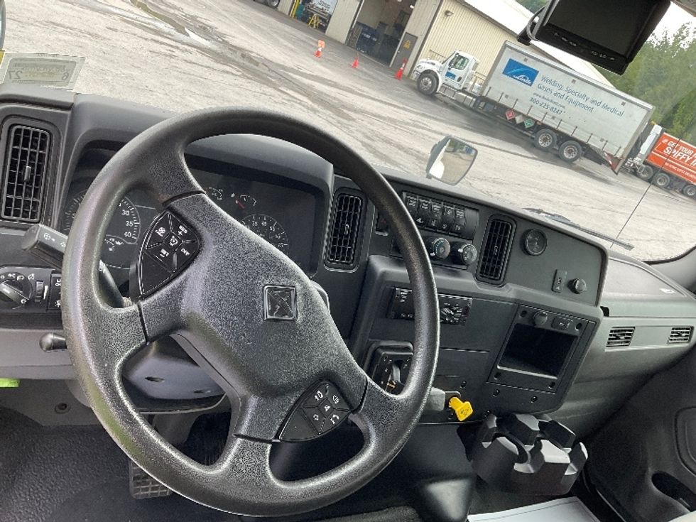 Medium Duty Box Truck-Light and Medium Duty Trucks-International-2020-MV607-Rochester-NY-125,311\n\t\tmiles-$ 47,500 - Image 17