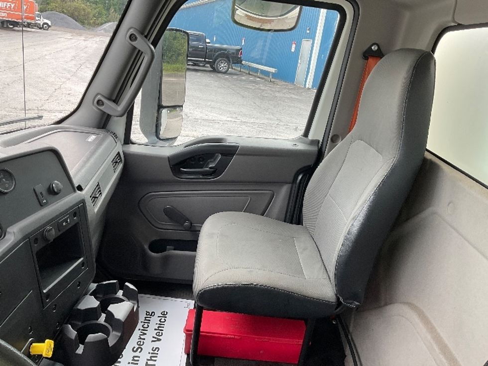 Medium Duty Box Truck-Light and Medium Duty Trucks-International-2020-MV607-Rochester-NY-125,311\n\t\tmiles-$ 47,500 - Image 19