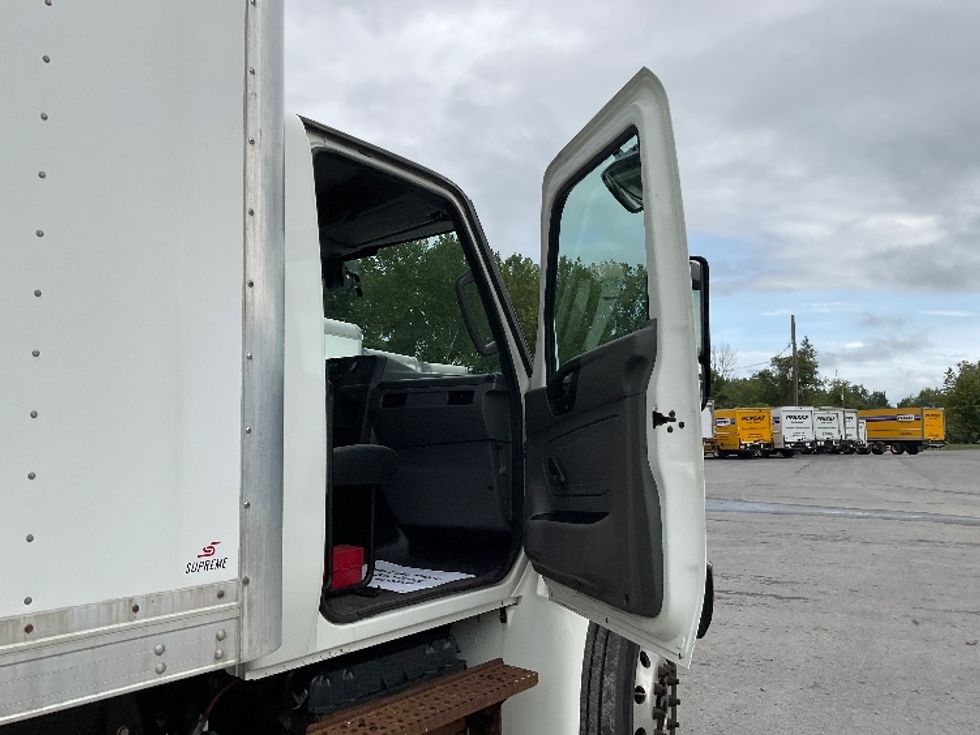 Medium Duty Box Truck-Light and Medium Duty Trucks-International-2020-MV607-Rochester-NY-125,311\n\t\tmiles-$ 47,500 - Image 20