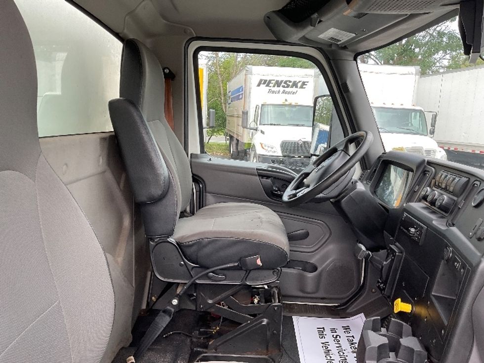 Medium Duty Box Truck-Light and Medium Duty Trucks-International-2020-MV607-Rochester-NY-125,311\n\t\tmiles-$ 47,500 - Image 22