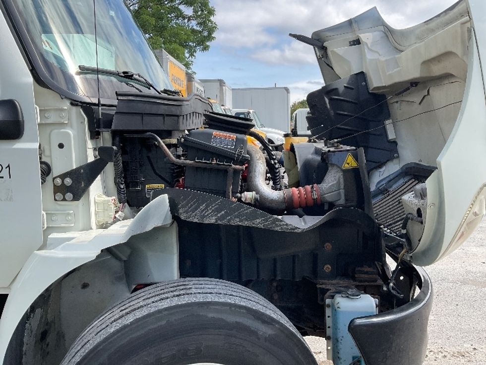 Medium Duty Box Truck-Light and Medium Duty Trucks-International-2020-MV607-Rochester-NY-125,311\n\t\tmiles-$ 47,500 - Image 23