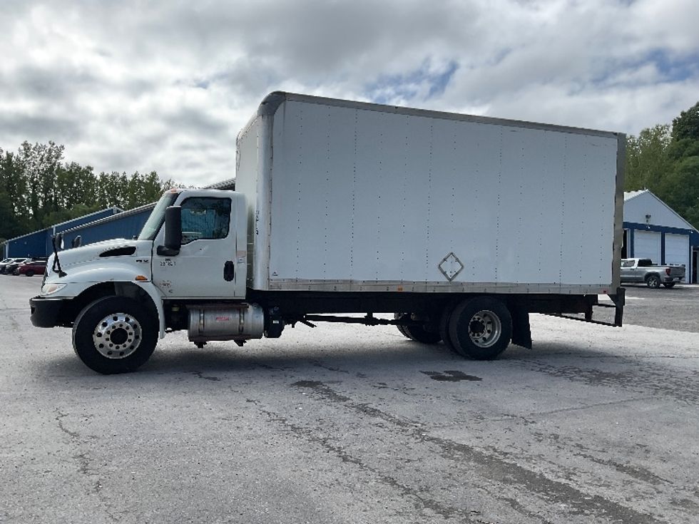 Medium Duty Box Truck-Light and Medium Duty Trucks-International-2020-MV607-Rochester-NY-125,311\n\t\tmiles-$ 47,500 - Image 4
