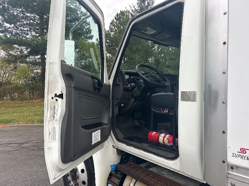 Medium Duty Box Truck-Light and Medium Duty Trucks-International-2020-MV607-Rochester-NY-126,440\n\t\tmiles-$ 42,500 - Image 16