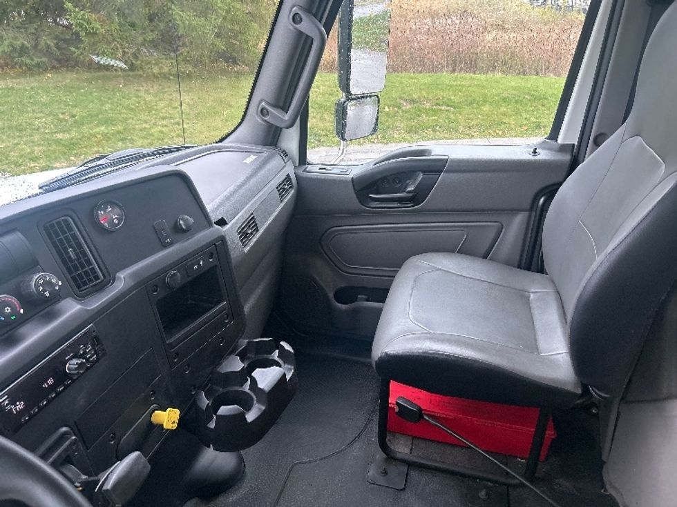 Medium Duty Box Truck-Light and Medium Duty Trucks-International-2020-MV607-Rochester-NY-126,440\n\t\tmiles-$ 42,500 - Image 19