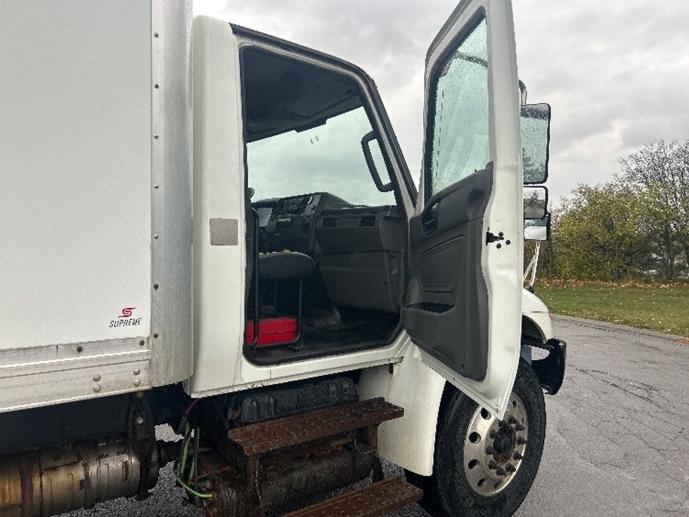 Medium Duty Box Truck-Light and Medium Duty Trucks-International-2020-MV607-Rochester-NY-126,440\n\t\tmiles-$ 42,500 - Image 20