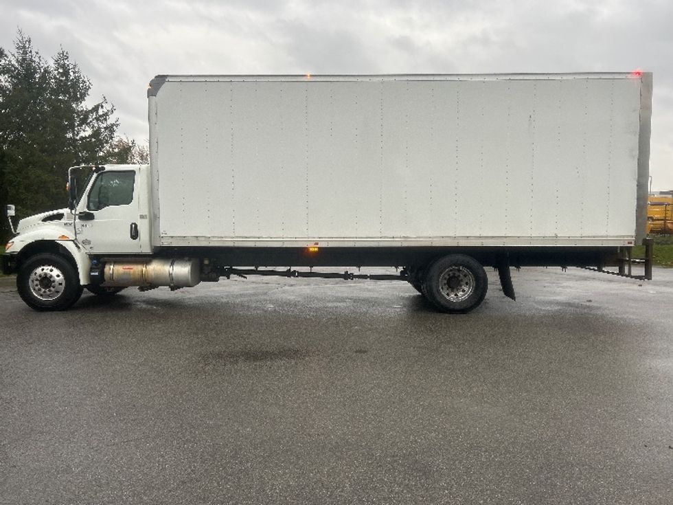 Medium Duty Box Truck-Light and Medium Duty Trucks-International-2020-MV607-Rochester-NY-126,440\n\t\tmiles-$ 42,500 - Image 4