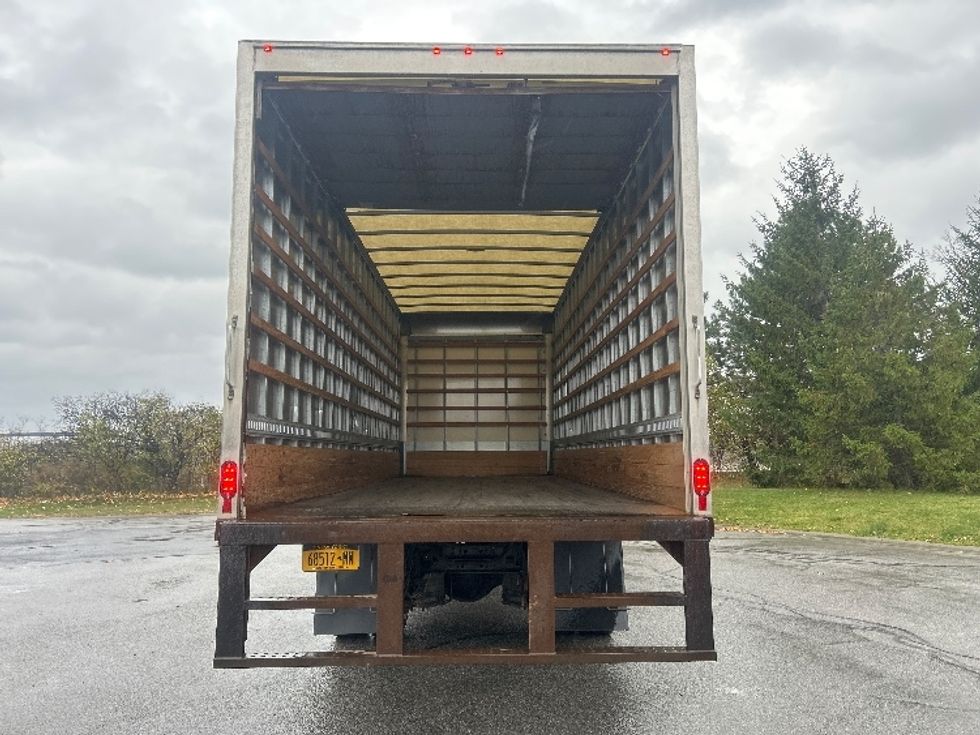 Medium Duty Box Truck-Light and Medium Duty Trucks-International-2020-MV607-Rochester-NY-126,440\n\t\tmiles-$ 42,500 - Image 9