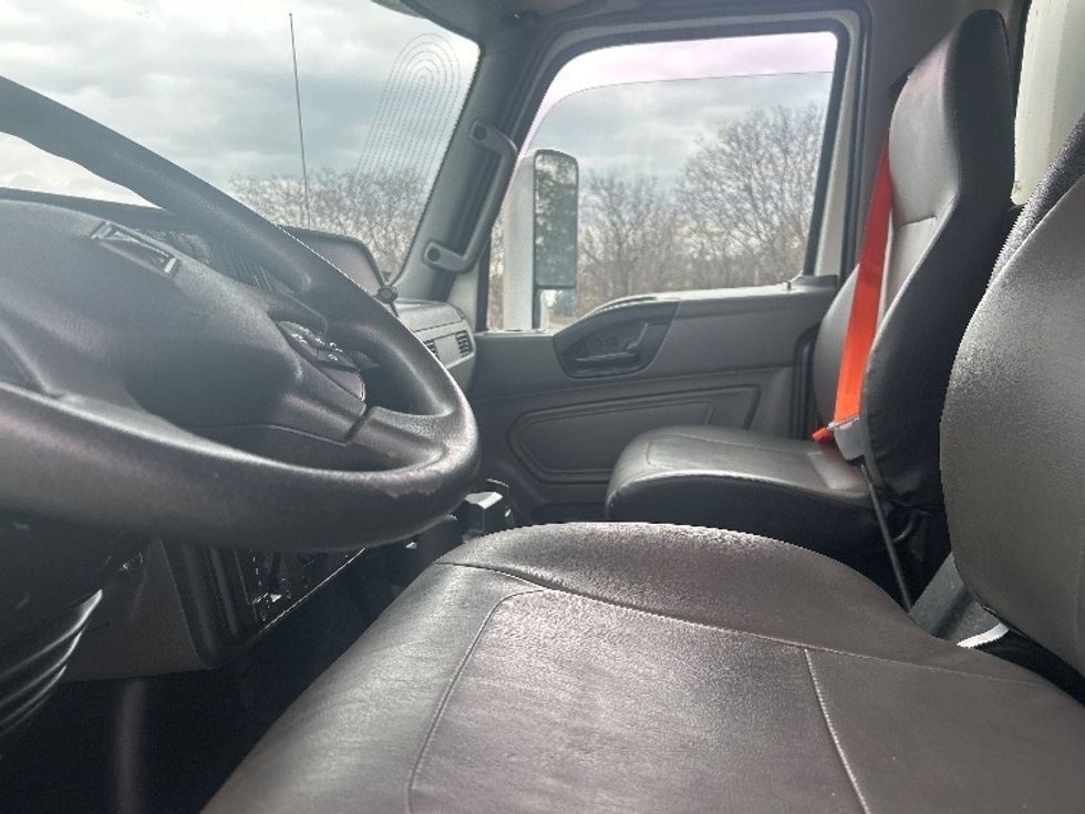 Medium Duty Box Truck-Light and Medium Duty Trucks-International-2020-MV607-Rochester-NY-195,197\n\t\tmiles-$ 37,750 - Image 19