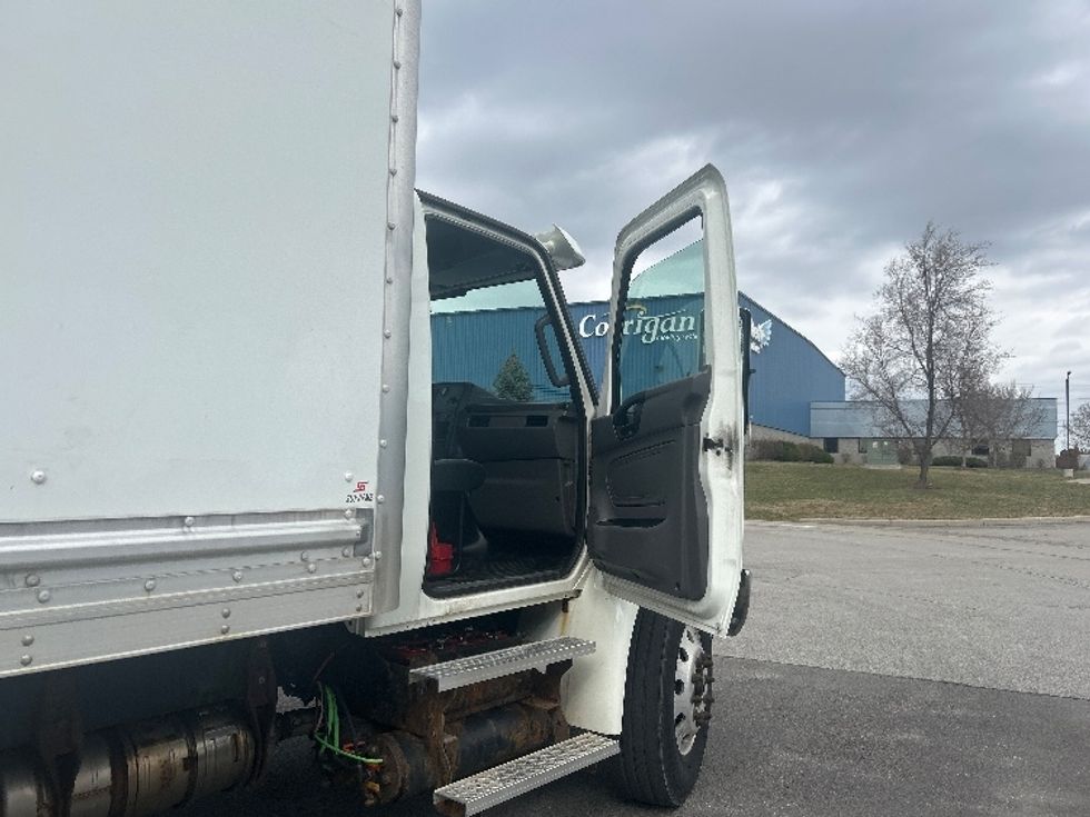 Medium Duty Box Truck-Light and Medium Duty Trucks-International-2020-MV607-Rochester-NY-195,197\n\t\tmiles-$ 37,750 - Image 20
