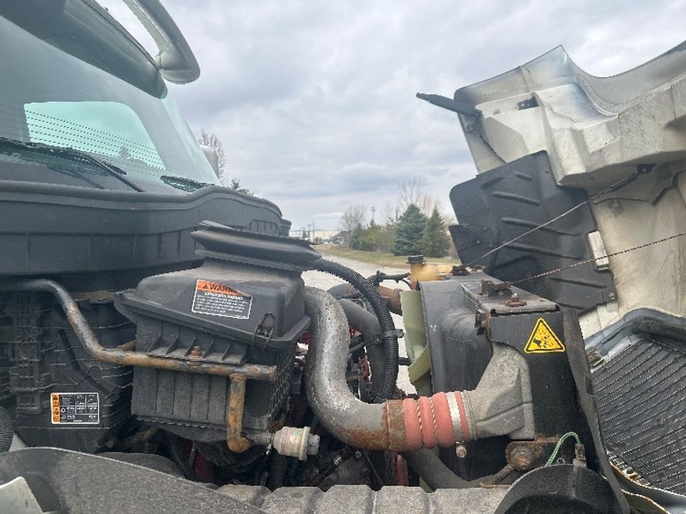 Medium Duty Box Truck-Light and Medium Duty Trucks-International-2020-MV607-Rochester-NY-195,197\n\t\tmiles-$ 37,750 - Image 23