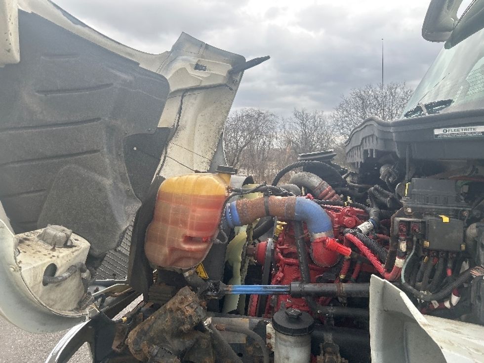 Medium Duty Box Truck-Light and Medium Duty Trucks-International-2020-MV607-Rochester-NY-195,197\n\t\tmiles-$ 37,750 - Image 24