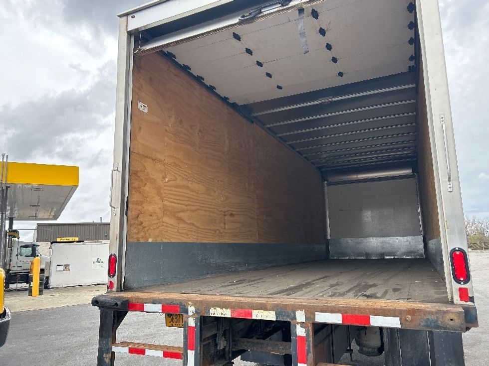 Medium Duty Box Truck-Light and Medium Duty Trucks-International-2020-MV607-Rochester-NY-3,285\n\t\tmiles-$ 52,000 - Image 11