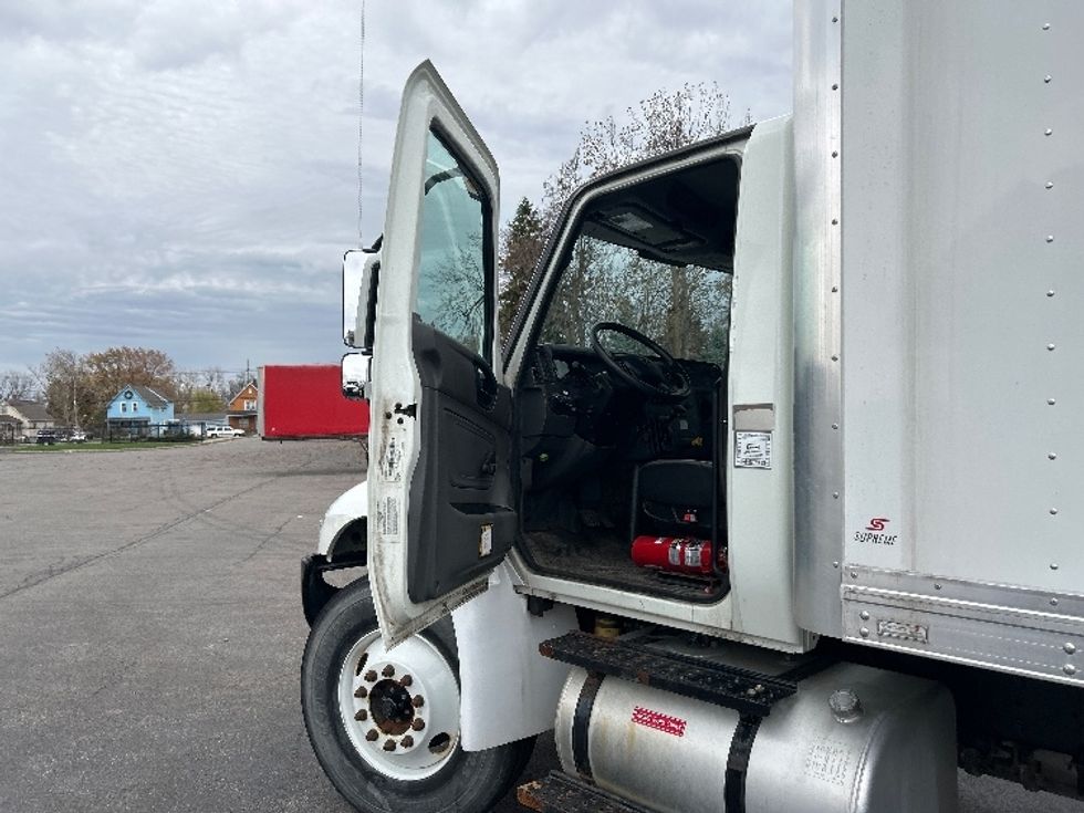 Medium Duty Box Truck-Light and Medium Duty Trucks-International-2020-MV607-Rochester-NY-3,285\n\t\tmiles-$ 52,000 - Image 16