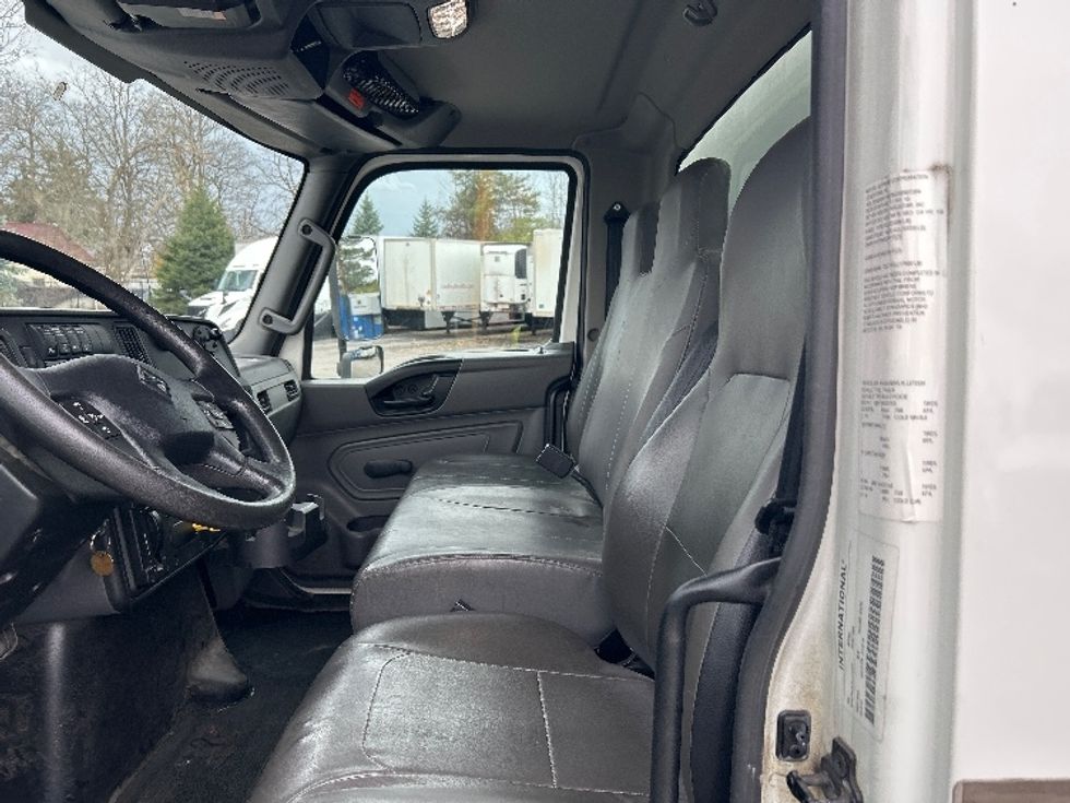 Medium Duty Box Truck-Light and Medium Duty Trucks-International-2020-MV607-Rochester-NY-3,285\n\t\tmiles-$ 52,000 - Image 19