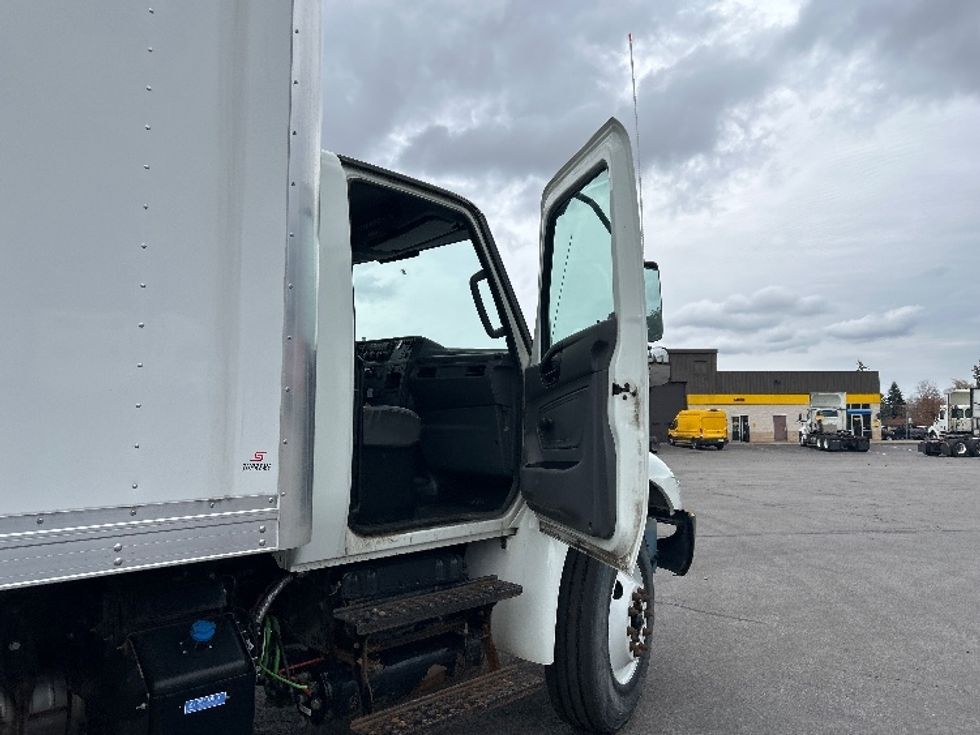 Medium Duty Box Truck-Light and Medium Duty Trucks-International-2020-MV607-Rochester-NY-3,285\n\t\tmiles-$ 52,000 - Image 20