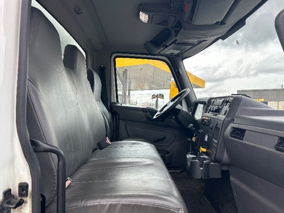 Medium Duty Box Truck-Light and Medium Duty Trucks-International-2020-MV607-Rochester-NY-3,285\n\t\tmiles-$ 52,000 - Image 22