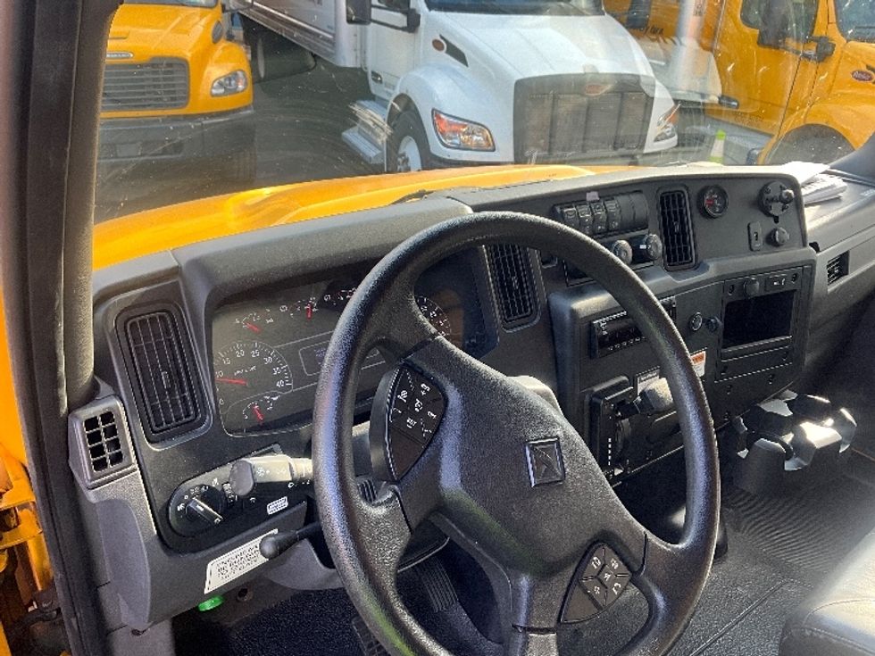 Medium Duty Box Truck-Light and Medium Duty Trucks-International-2020-MV607-Rockville-MD-110,710\n\t\tmiles-$ 52,500 - Image 17