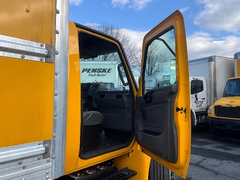 Medium Duty Box Truck-Light and Medium Duty Trucks-International-2020-MV607-Rockville-MD-110,710\n\t\tmiles-$ 52,500 - Image 20