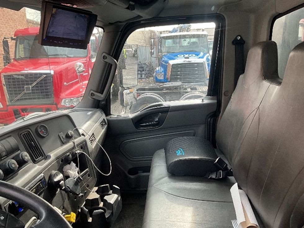 Medium Duty Box Truck-Light and Medium Duty Trucks-International-2020-MV607-Rockville-MD-93,128\n\t\tmiles-$ 58,500 - Image 19