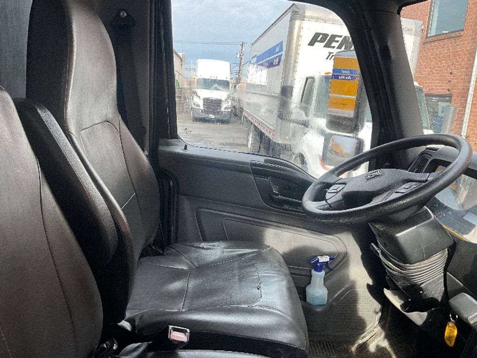 Medium Duty Box Truck-Light and Medium Duty Trucks-International-2020-MV607-Rockville-MD-93,128\n\t\tmiles-$ 58,500 - Image 22