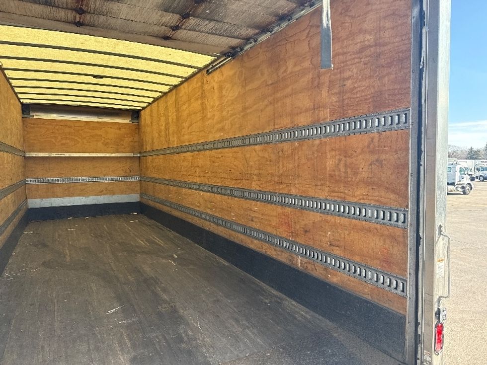 Medium Duty Box Truck-Light and Medium Duty Trucks-International-2020-MV607-Romulus-MI-234,477\n\t\tmiles-$ 43,000 - Image 12