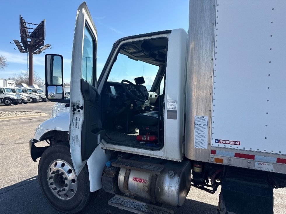 Medium Duty Box Truck-Light and Medium Duty Trucks-International-2020-MV607-Romulus-MI-234,477\n\t\tmiles-$ 43,000 - Image 16