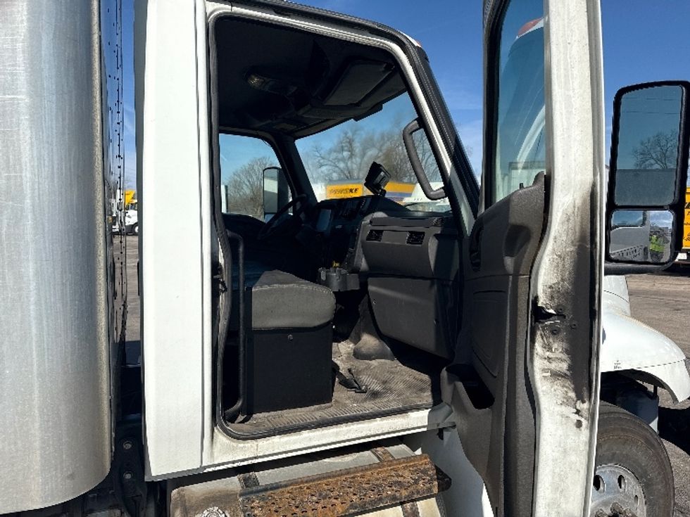 Medium Duty Box Truck-Light and Medium Duty Trucks-International-2020-MV607-Romulus-MI-234,477\n\t\tmiles-$ 43,000 - Image 20