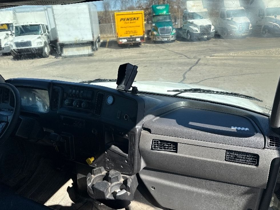 Medium Duty Box Truck-Light and Medium Duty Trucks-International-2020-MV607-Romulus-MI-234,477\n\t\tmiles-$ 43,000 - Image 21