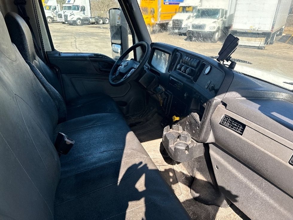Medium Duty Box Truck-Light and Medium Duty Trucks-International-2020-MV607-Romulus-MI-234,477\n\t\tmiles-$ 43,000 - Image 22