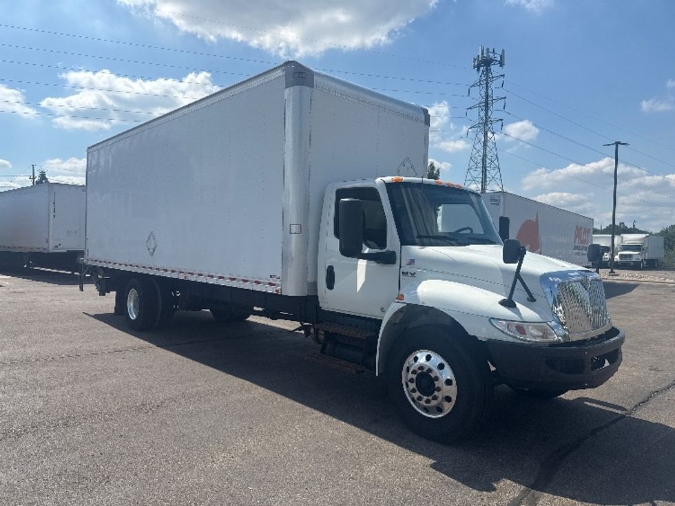 Medium Duty Box Truck-Light and Medium Duty Trucks-International-2020-MV607-Romulus-MI-336,505\n\t\tmiles-$ 21,750 - Image 1