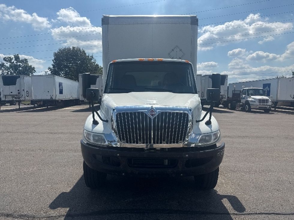 Medium Duty Box Truck-Light and Medium Duty Trucks-International-2020-MV607-Romulus-MI-336,505\n\t\tmiles-$ 21,750 - Image 2