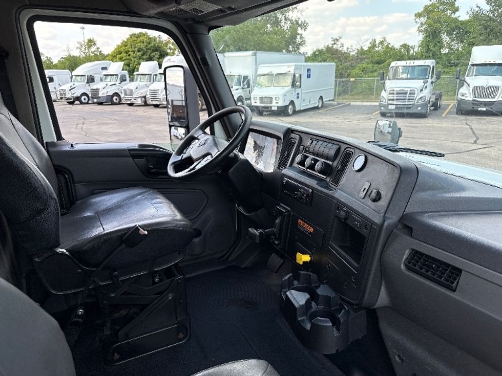 Medium Duty Box Truck-Light and Medium Duty Trucks-International-2020-MV607-Romulus-MI-336,505\n\t\tmiles-$ 21,750 - Image 20