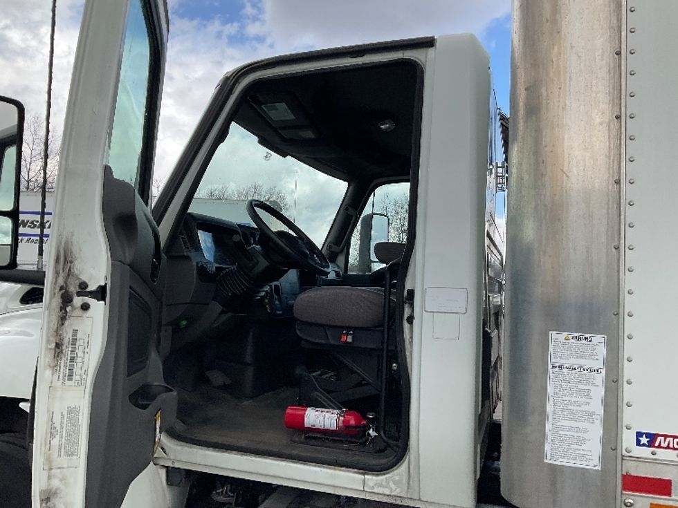 Medium Duty Box Truck-Light and Medium Duty Trucks-International-2020-MV607-Romulus-MI-45,275\n\t\tmiles-$ 53,500 - Image 16
