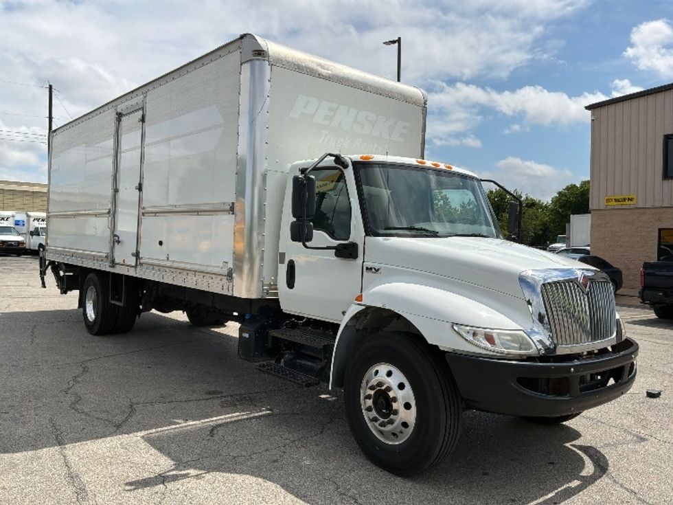 Medium Duty Box Truck-Light and Medium Duty Trucks-International-2020-MV607-Round Rock-TX-164,749\n\t\tmiles-$ 53,750 - Image 1
