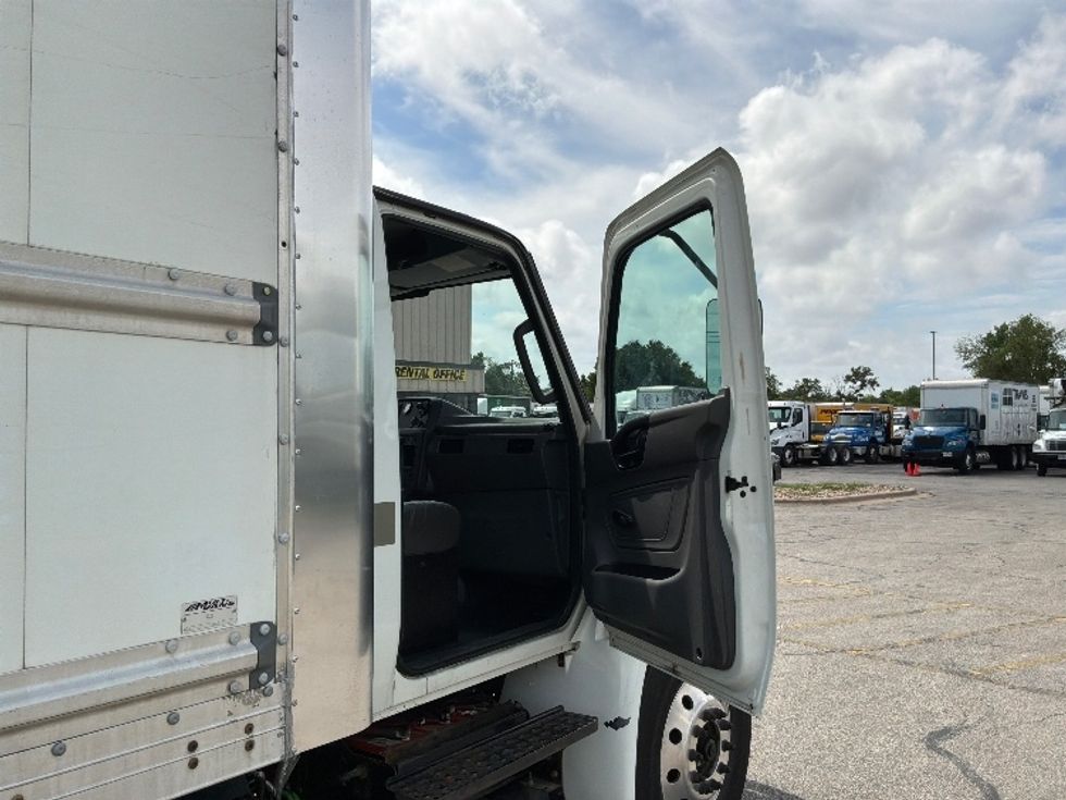 Medium Duty Box Truck-Light and Medium Duty Trucks-International-2020-MV607-Round Rock-TX-164,749\n\t\tmiles-$ 53,750 - Image 19
