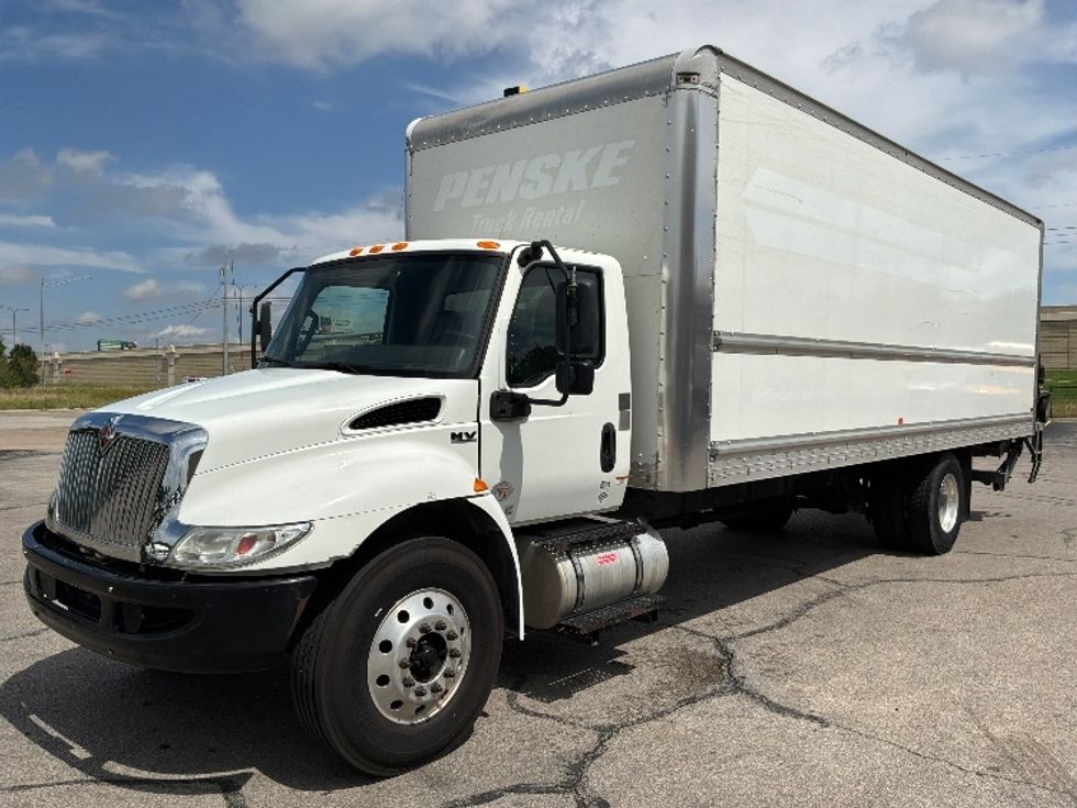 Medium Duty Box Truck-Light and Medium Duty Trucks-International-2020-MV607-Round Rock-TX-164,749\n\t\tmiles-$ 53,750 - Image 3