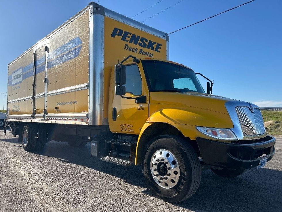 Rush Truck Centers - Chicago Light- And Medium-duty 2020 International MV607 Medium Duty Box Truck