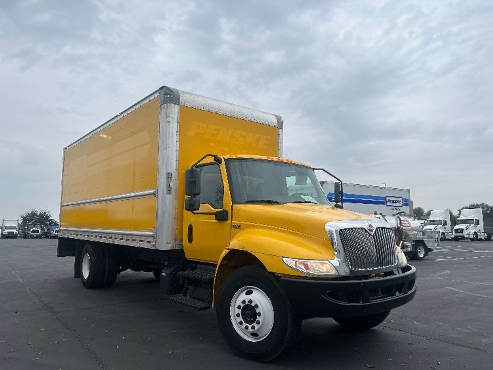 Medium Duty Box Truck-Light and Medium Duty Trucks-International-2020-MV607-Sacramento-CA-181,983\n\t\tmiles-$ 31,500 - Image 1