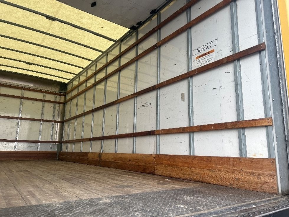 Medium Duty Box Truck-Light and Medium Duty Trucks-International-2020-MV607-Sacramento-CA-181,983\n\t\tmiles-$ 31,500 - Image 12