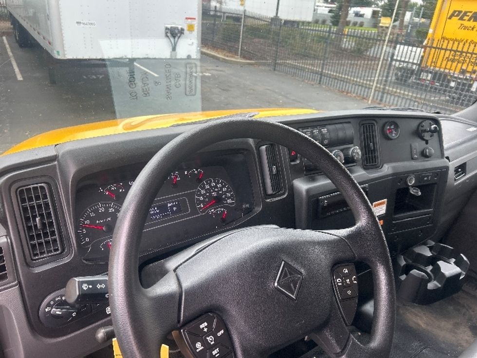 Medium Duty Box Truck-Light and Medium Duty Trucks-International-2020-MV607-Sacramento-CA-181,983\n\t\tmiles-$ 31,500 - Image 17