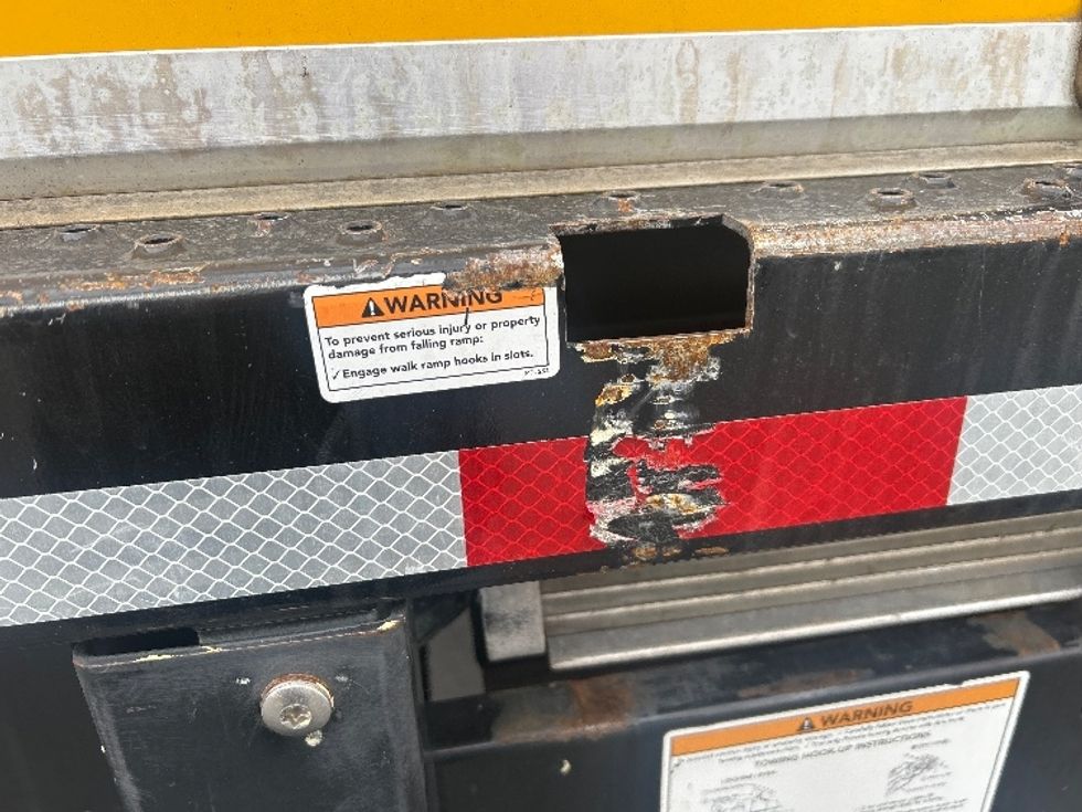 Medium Duty Box Truck-Light and Medium Duty Trucks-International-2020-MV607-Sacramento-CA-181,983\n\t\tmiles-$ 31,500 - Image 27