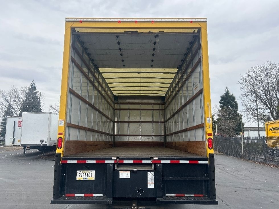 Medium Duty Box Truck-Light and Medium Duty Trucks-International-2020-MV607-Sacramento-CA-181,983\n\t\tmiles-$ 31,500 - Image 8
