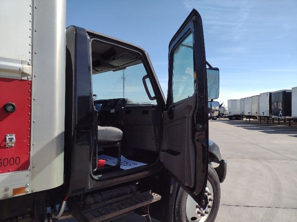 Medium Duty Box Truck-Light and Medium Duty Trucks-International-2020-MV607-Saginaw-MI-152,407\n\t\tmiles-$ 43,250 - Image 20