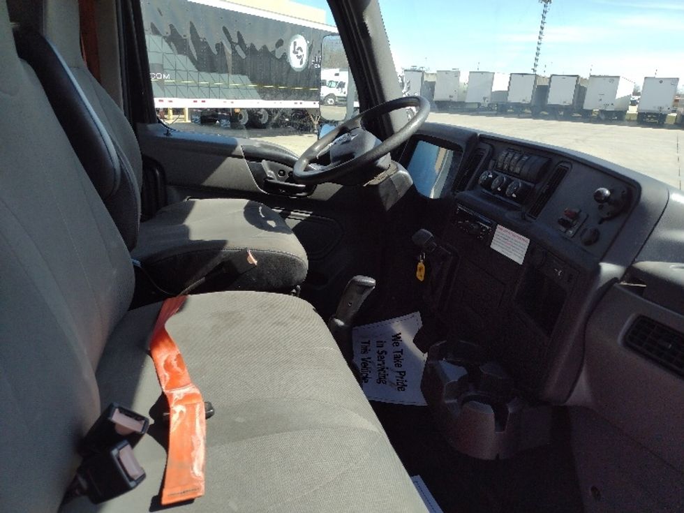 Medium Duty Box Truck-Light and Medium Duty Trucks-International-2020-MV607-Saginaw-MI-152,407\n\t\tmiles-$ 43,250 - Image 22